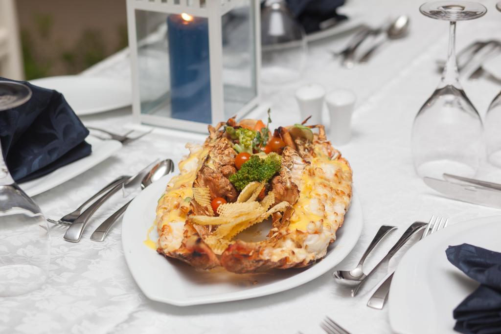 Rixos Alamein - Full Board Plus El Alamein Exterior foto A lobster prepared in the New England style