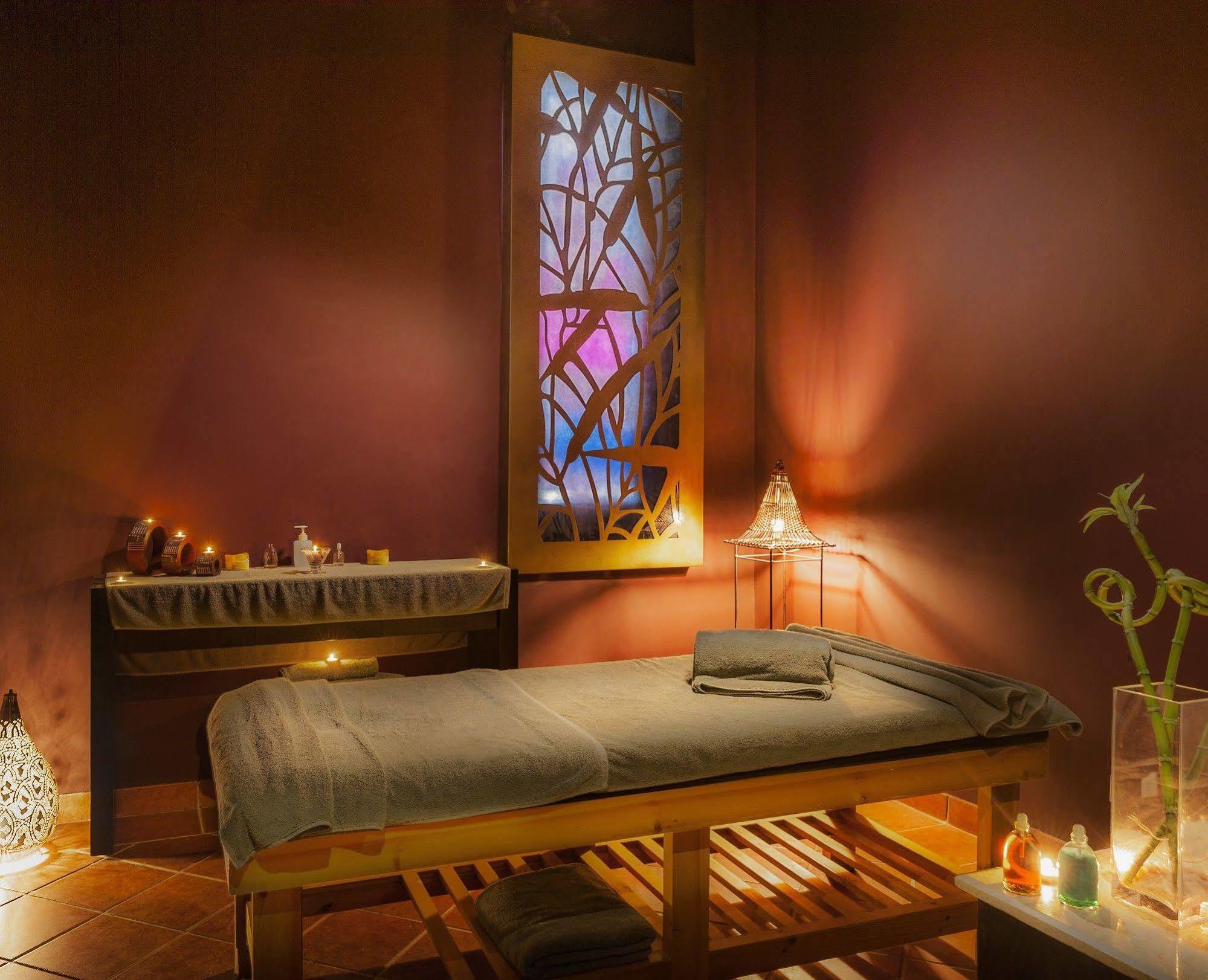 Rixos Alamein - Full Board Plus El Alamein Exterior foto A massage table